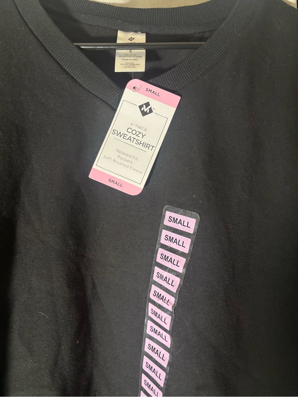 Cozy V-Neck Sweatshirt - Black - Small